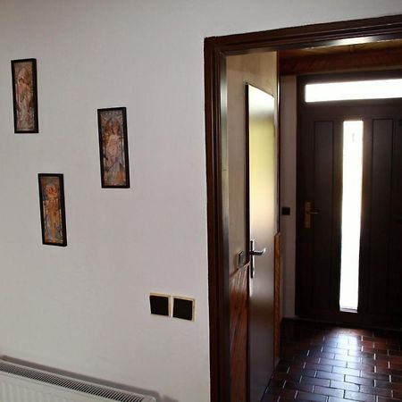 Dum V Ceskem Raji Villa Dolni Bousov Ngoại thất bức ảnh