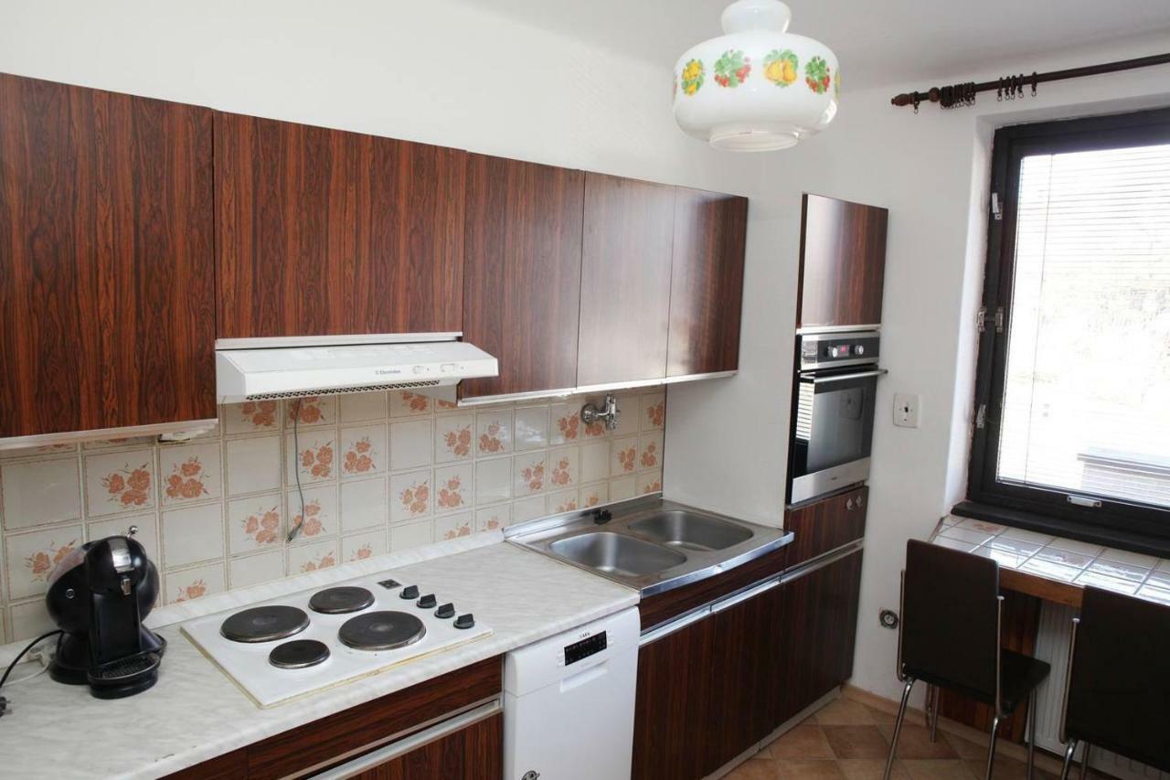 Dum V Ceskem Raji Villa Dolni Bousov Ngoại thất bức ảnh